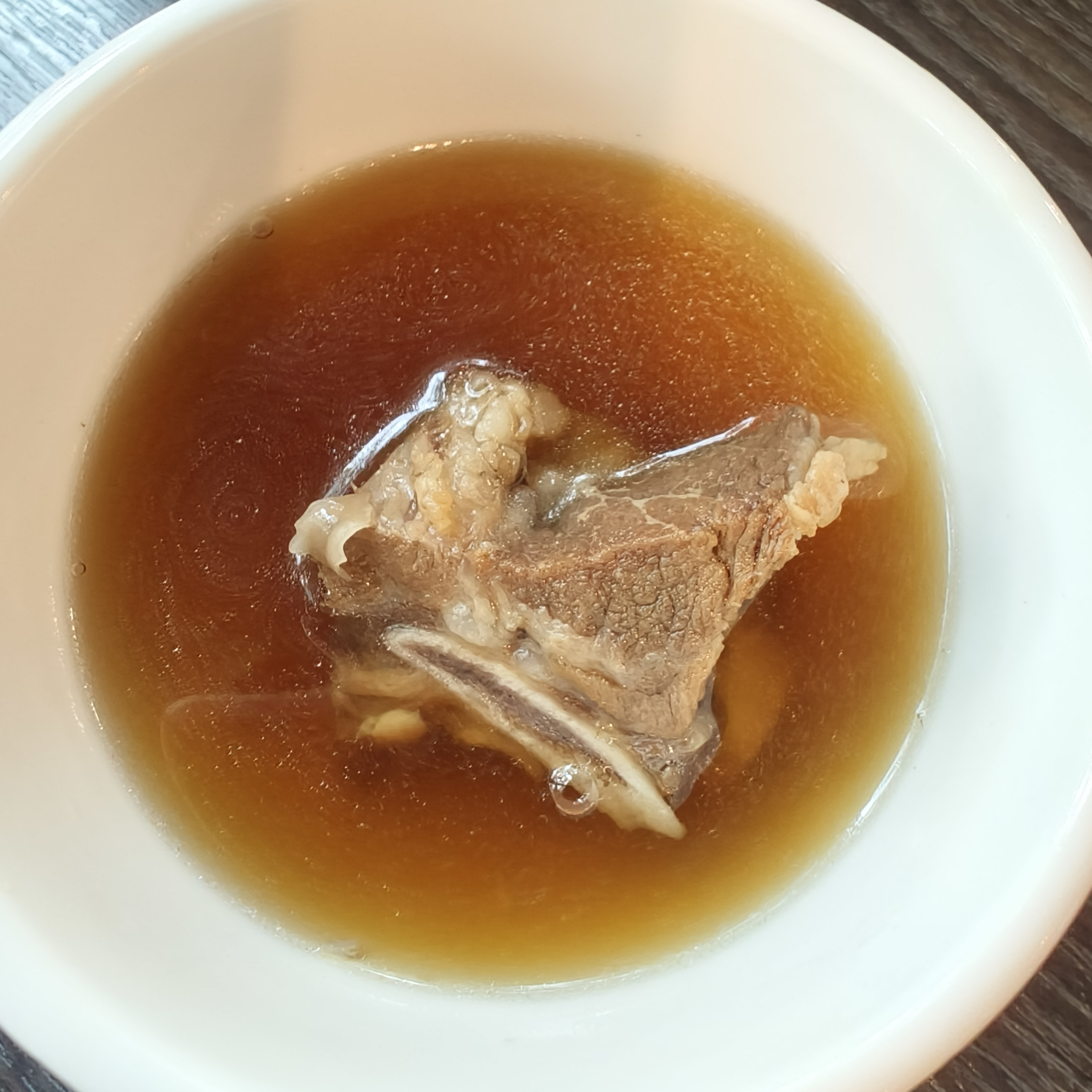 菇神新社店 剝皮辣椒鹿茸菇鍋
