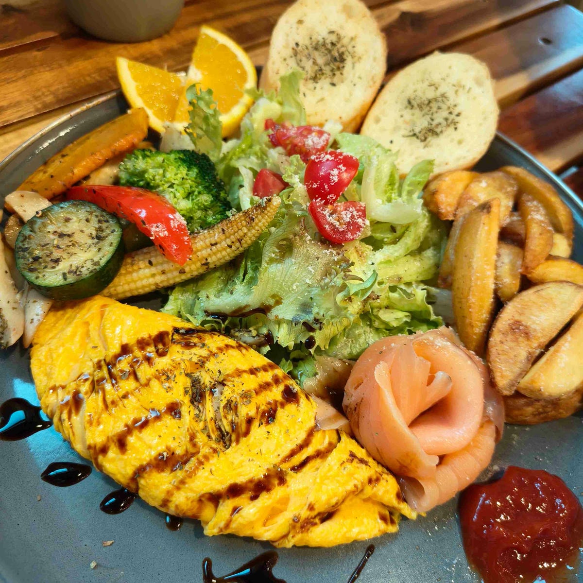 山下聊寮 煙燻鮭魚歐姆蛋